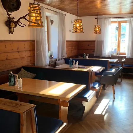 Baeckeralm Guest house *